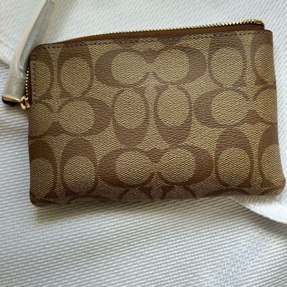 Never Used coach Wallet🤎Add This Color to Your Collection! - Picture 5 of 6